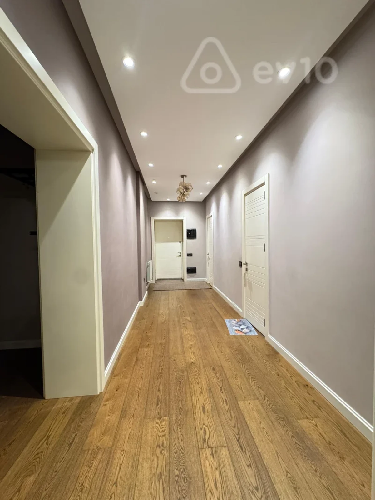 Satılır 3 otaqlı yeni tikili 138 m²
