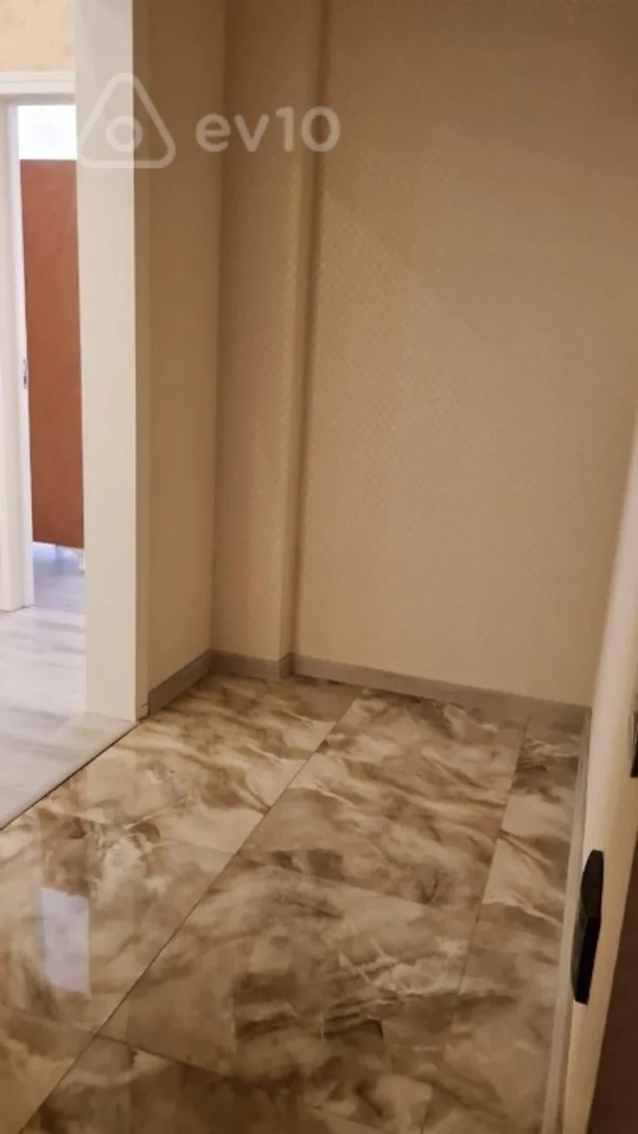 Kirayə verilir 3 otaqlı yeni tikili 89 m²
