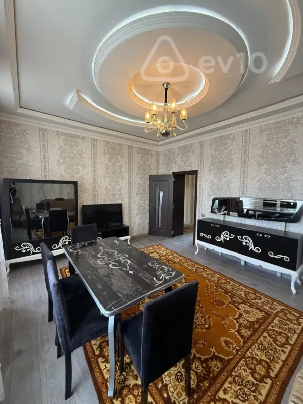 Kirayə verilir 3 otaqlı köhnə tikili 70 m²
