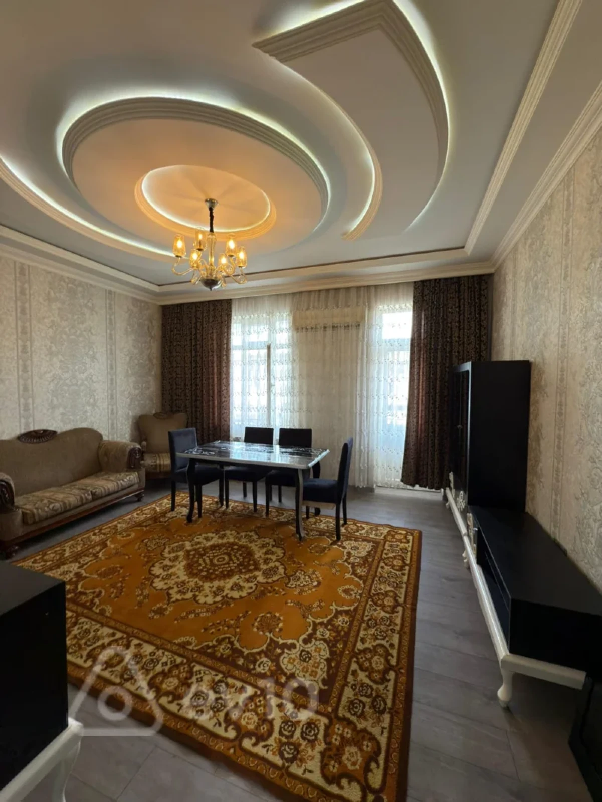 Kirayə verilir 3 otaqlı köhnə tikili 70 m²