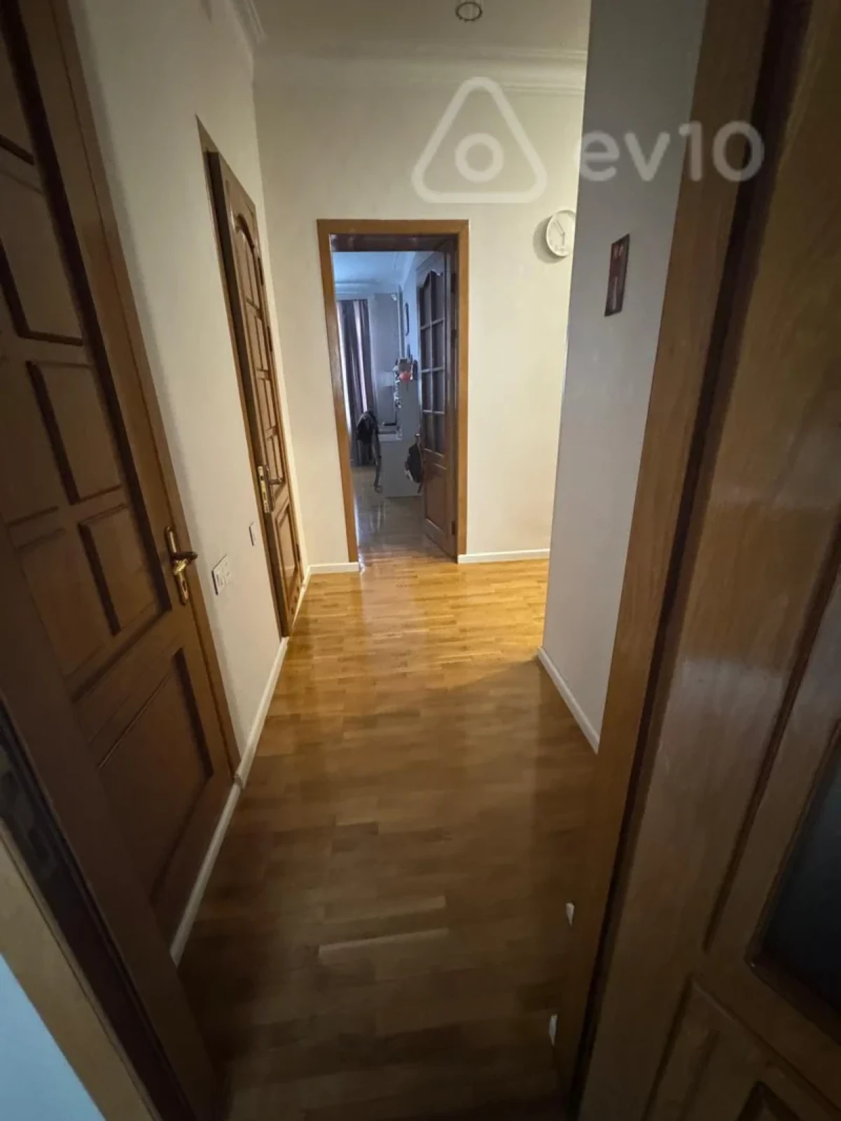Satılır 3 otaqlı köhnə tikili 90 m²