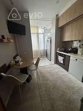 Satılır 3 otaqlı köhnə tikili 90 m²
