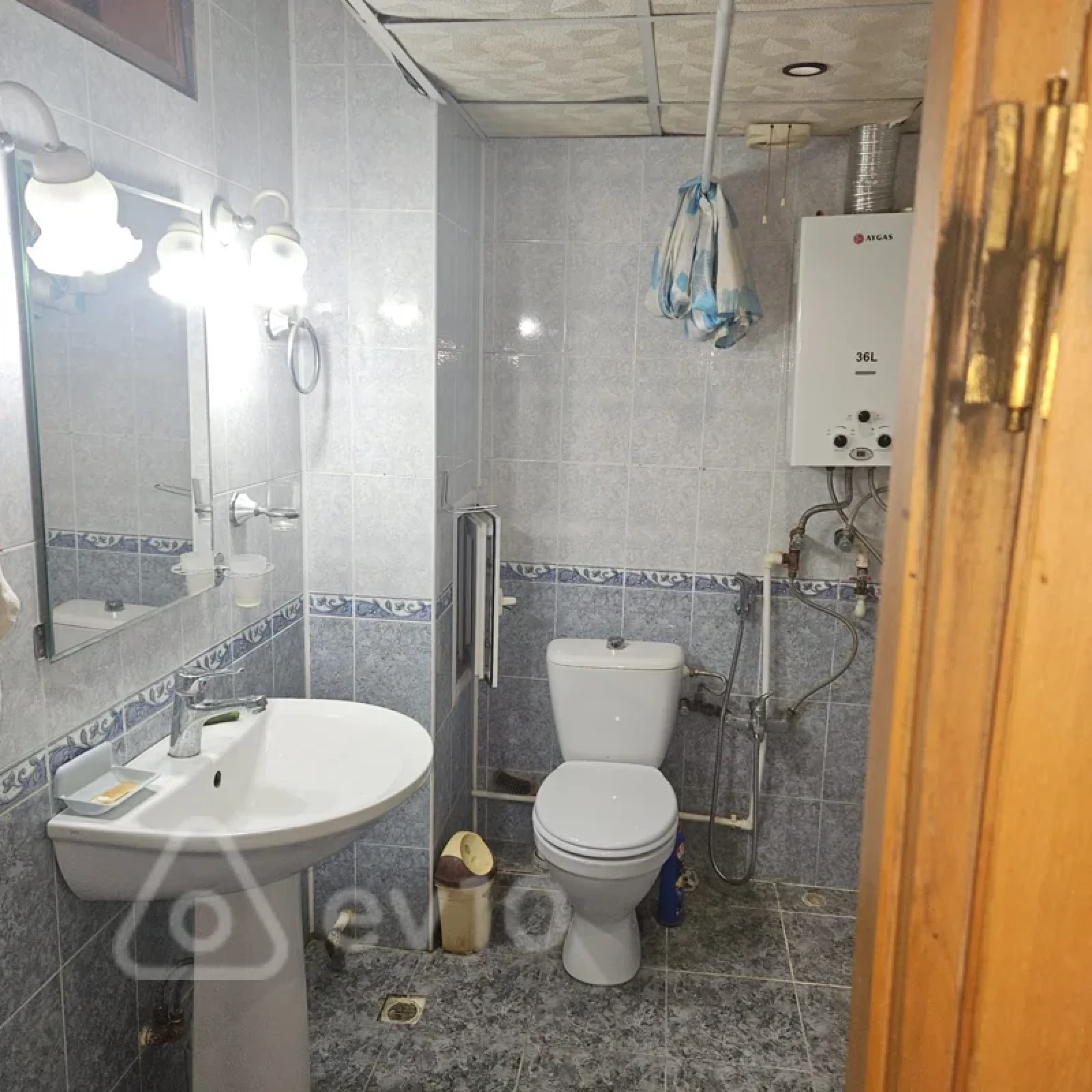 Kirayə verilir 2 otaqlı köhnə tikili 60 m²