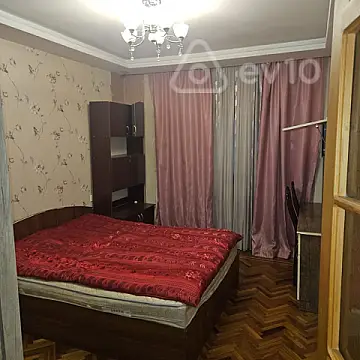 Kirayə verilir 2 otaqlı köhnə tikili 60 m²