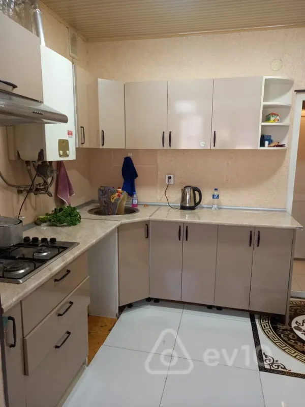 Kirayə verilir 3 otaqlı yeni tikili 80 m²