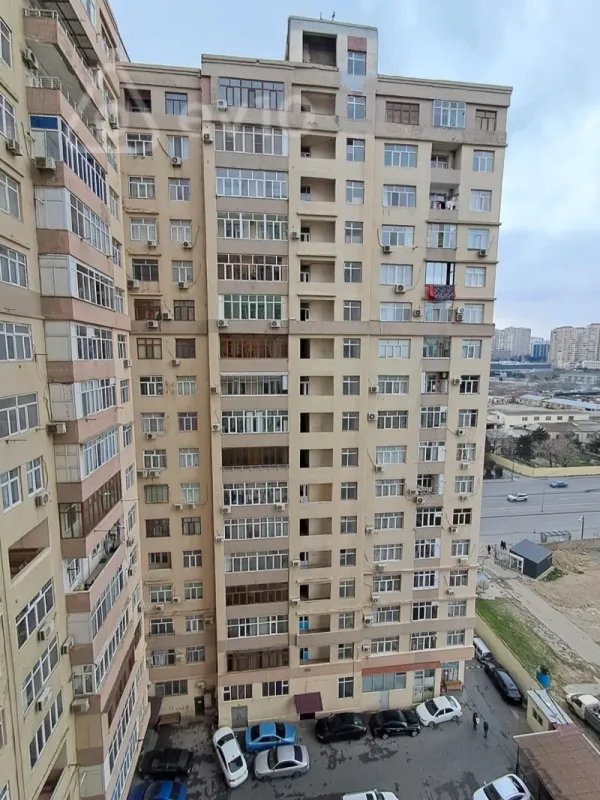 Satılır 3 otaqlı yeni tikili 130 m²
