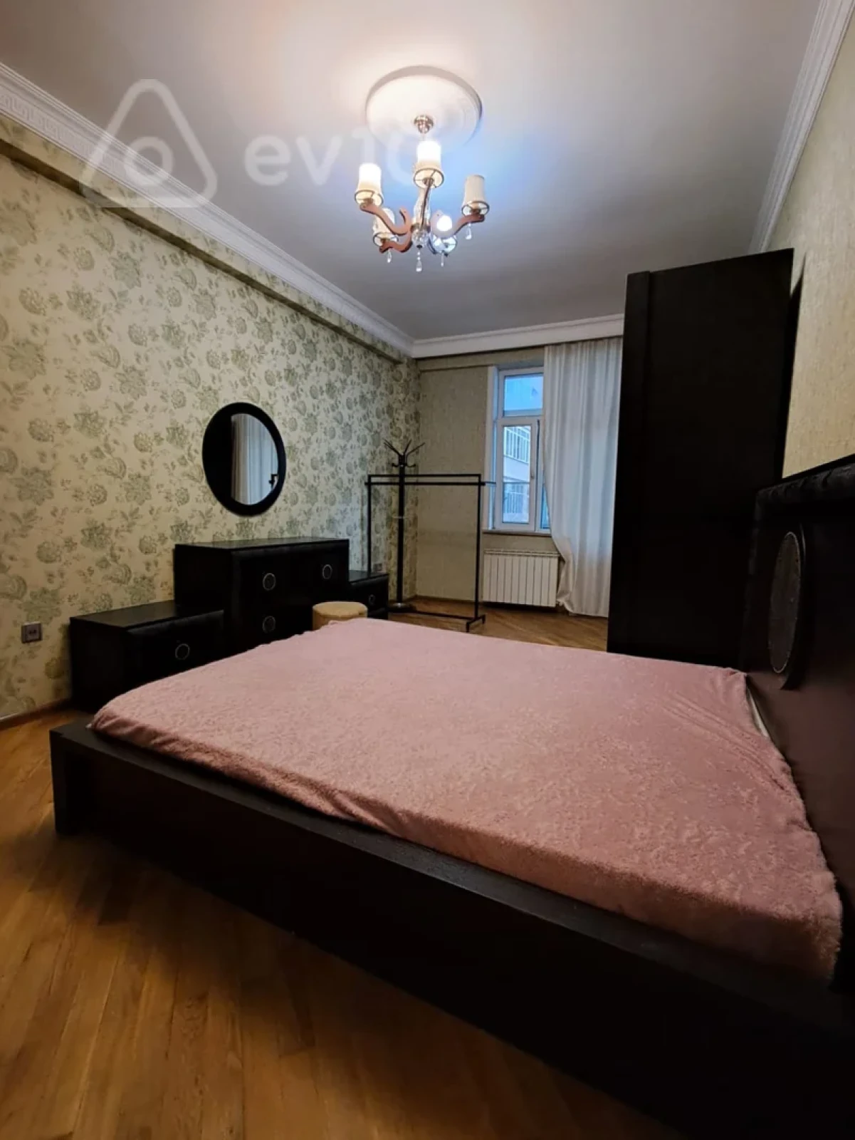 Satılır 3 otaqlı yeni tikili 130 m²