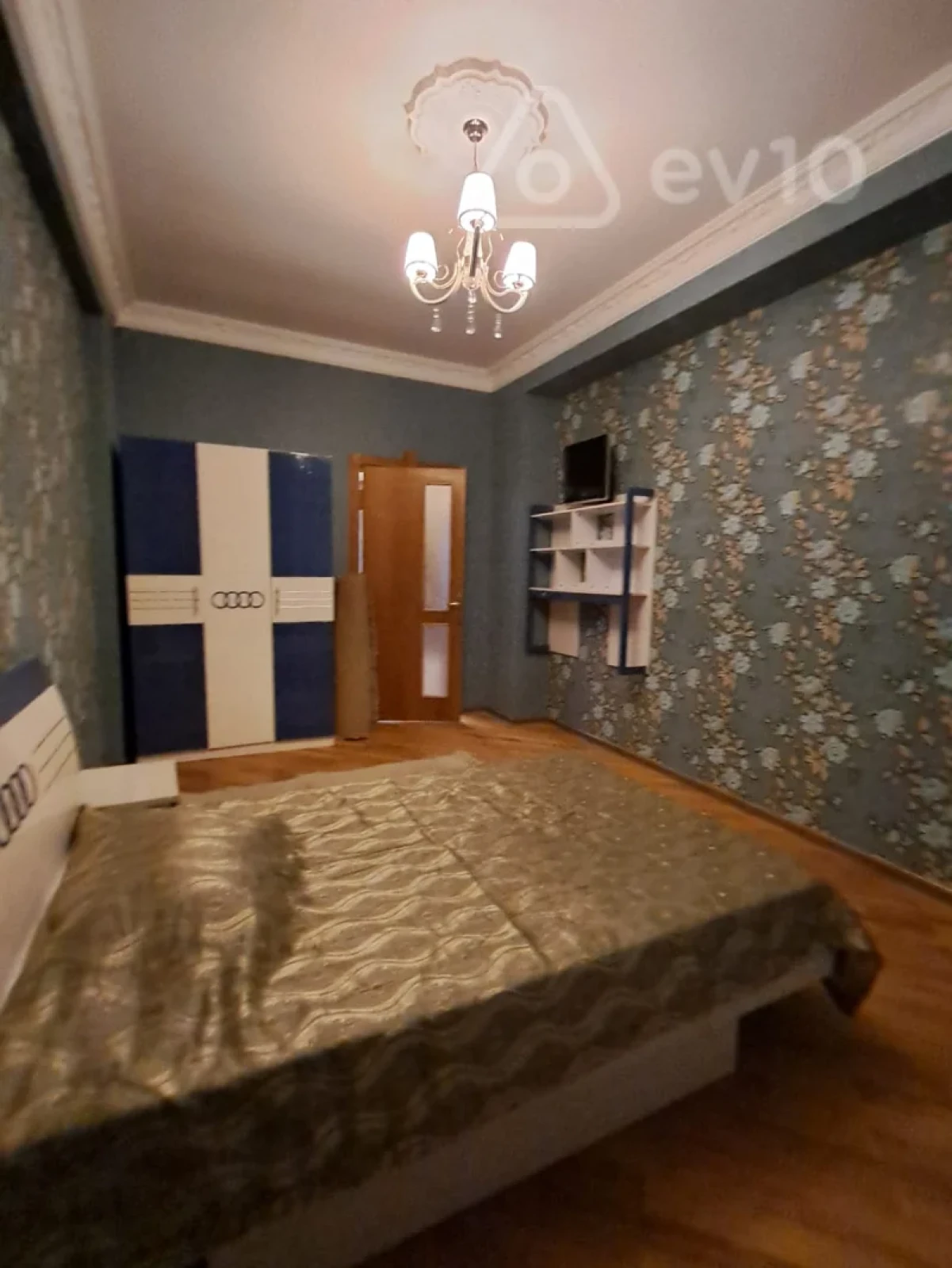 Satılır 3 otaqlı yeni tikili 130 m²