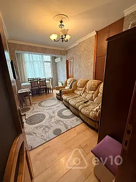Satılır 4 otaqlı köhnə tikili 120 m²