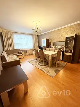 Satılır 4 otaqlı köhnə tikili 120 m² — Bakı, Yasamal 4 otaq 120.00 m²