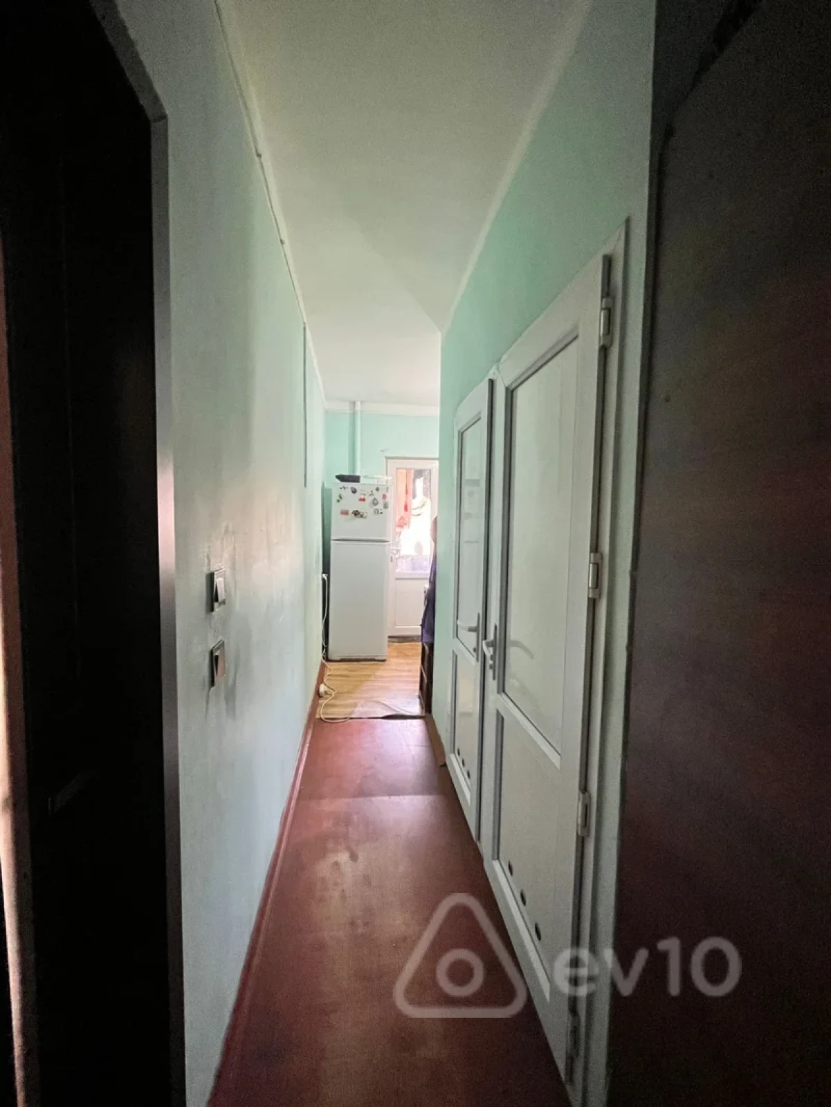 Satılır 3 otaqlı köhnə tikili 85 m²