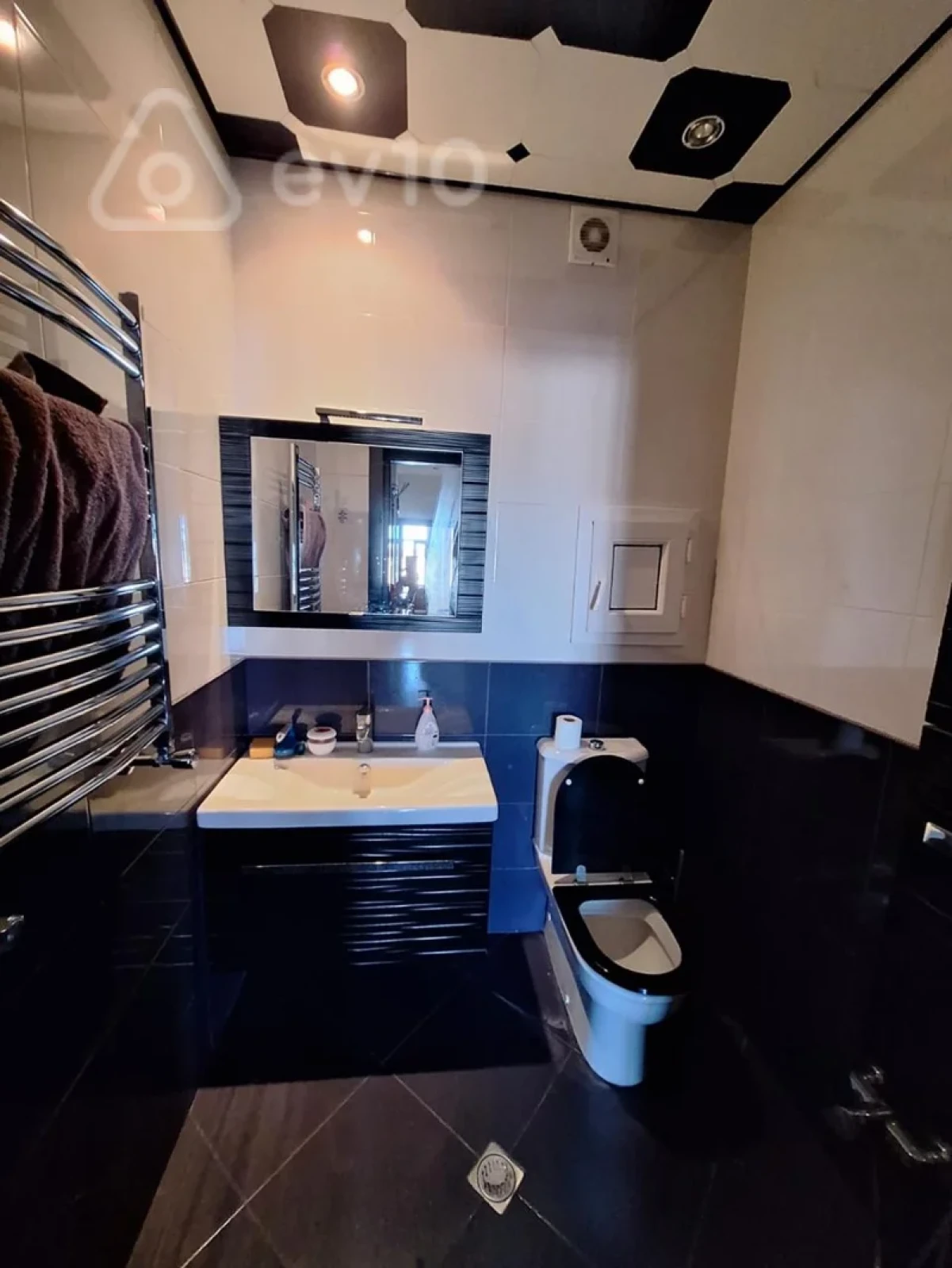 Kirayə verilir 3 otaqlı yeni tikili 180 m²