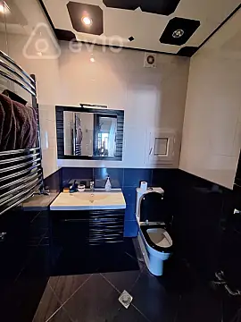 Kirayə verilir 3 otaqlı yeni tikili 180 m²