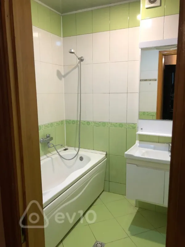 Kirayə verilir 3 otaqlı yeni tikili 112 m²