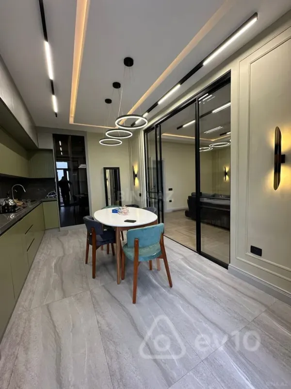 Kirayə verilir 2 otaqlı yeni tikili 80 m²