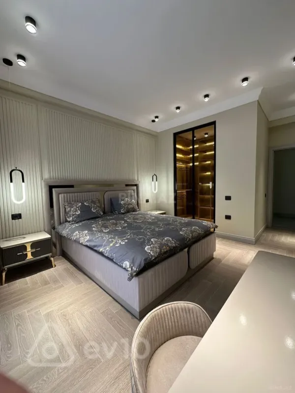 Kirayə verilir 2 otaqlı yeni tikili 80 m²