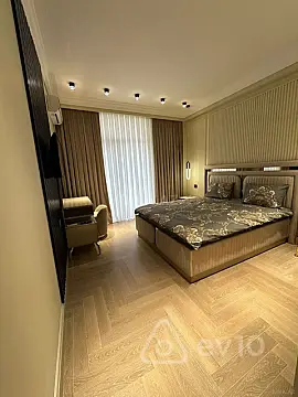 Kirayə verilir 2 otaqlı yeni tikili 80 m²