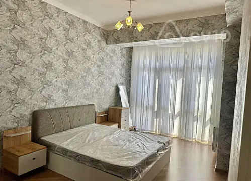 Kirayə verilir 3 otaqlı yeni tikili 130 m²
