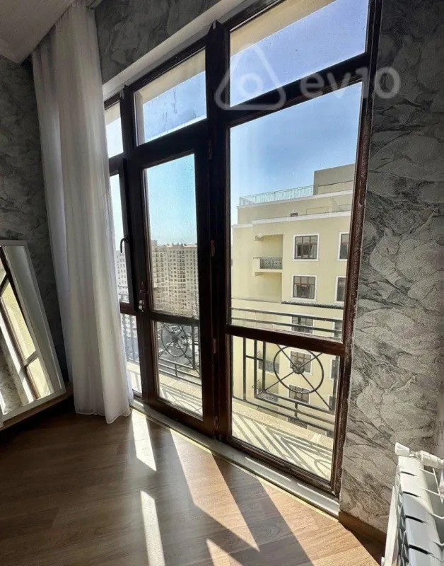 Kirayə verilir 3 otaqlı yeni tikili 130 m²