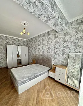 Kirayə verilir 3 otaqlı yeni tikili 130 m²