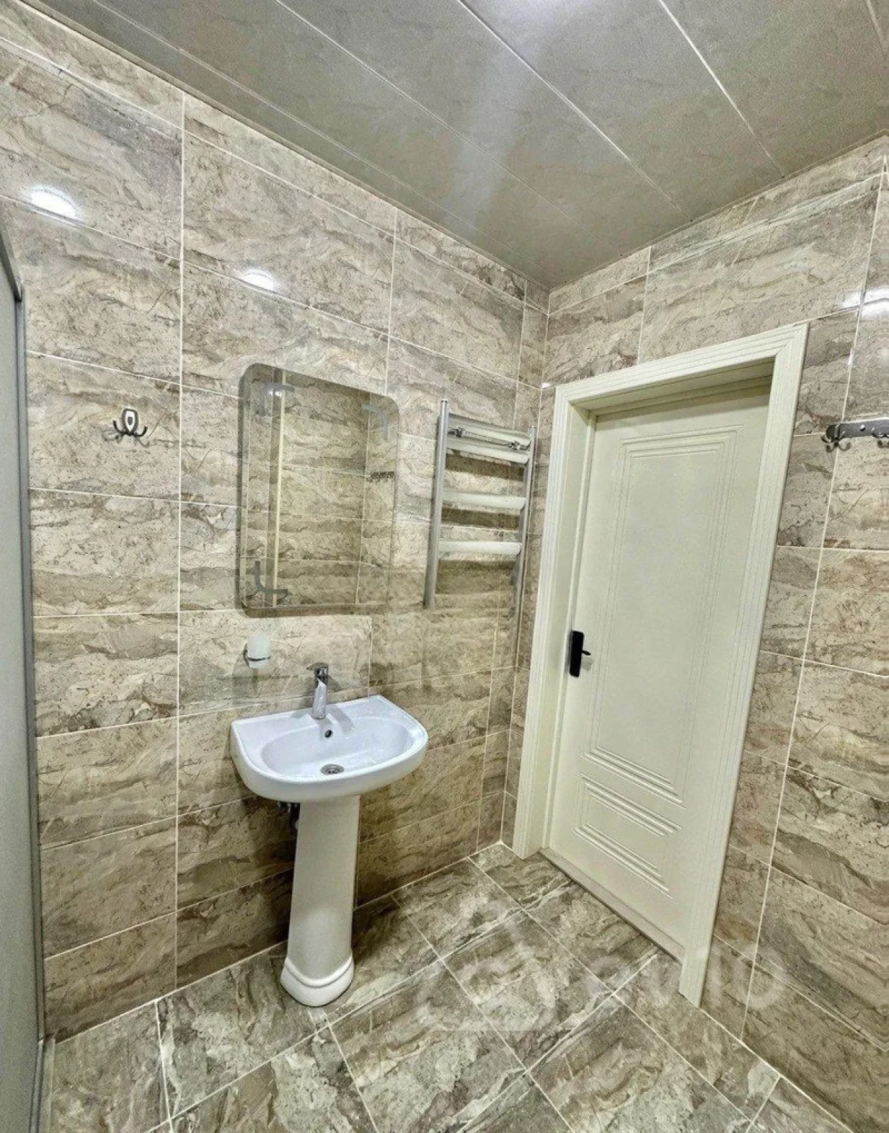 Kirayə verilir 3 otaqlı yeni tikili 130 m²