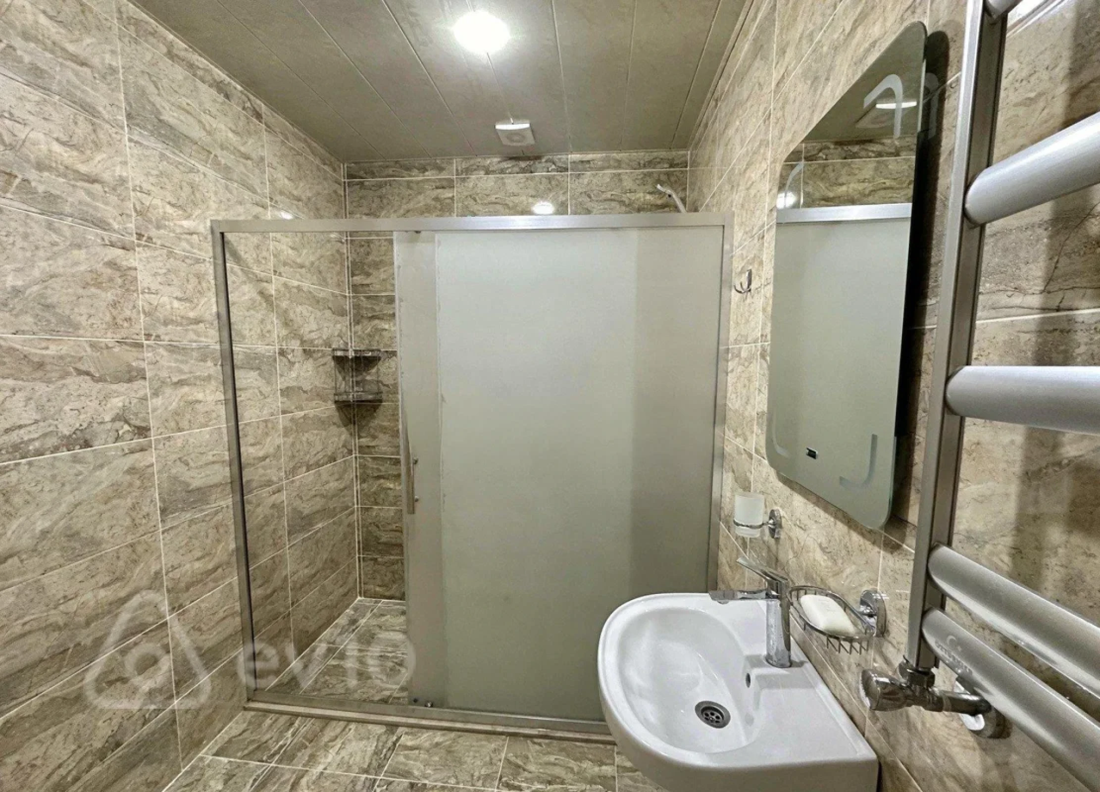 Kirayə verilir 3 otaqlı yeni tikili 130 m²