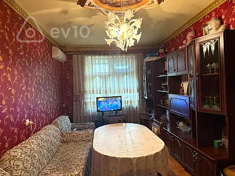 Satılır 3 otaqlı köhnə tikili 80 m²