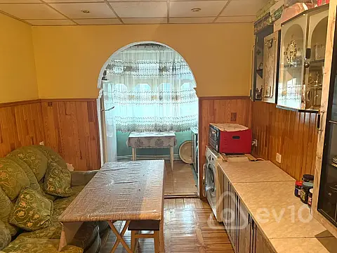 Satılır 3 otaqlı köhnə tikili 80 m²