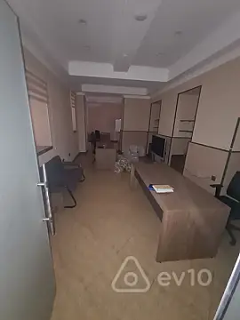 Kirayə verilir 7 otaqlı ofis 130 m²