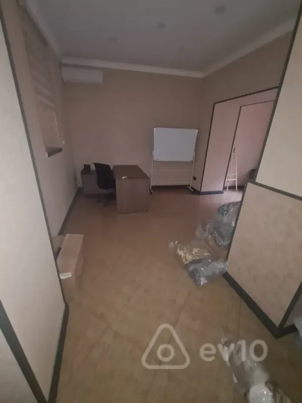 Kirayə verilir 7 otaqlı ofis 130 m²