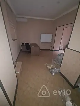 Kirayə verilir 7 otaqlı ofis 130 m²