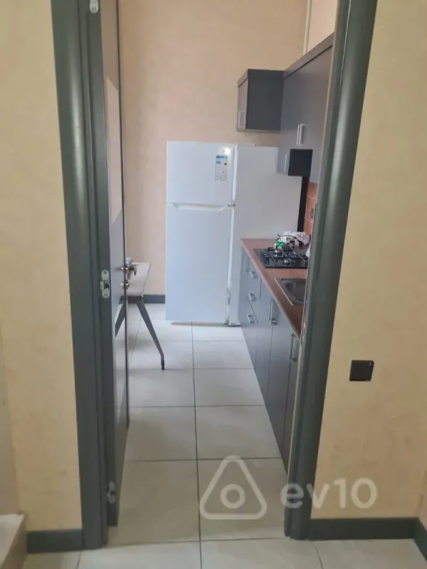 Kirayə verilir 7 otaqlı ofis 130 m²