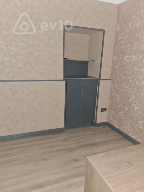 Kirayə verilir 7 otaqlı ofis 130 m²