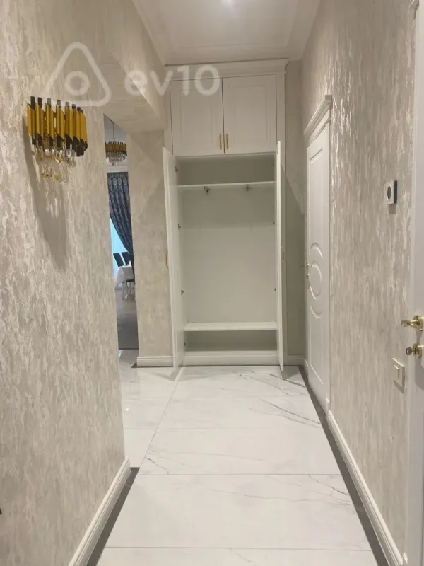 Kirayə verilir 2 otaqlı yeni tikili 94 m²