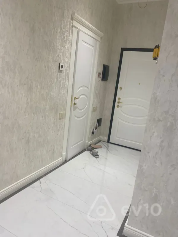 Kirayə verilir 2 otaqlı yeni tikili 94 m²