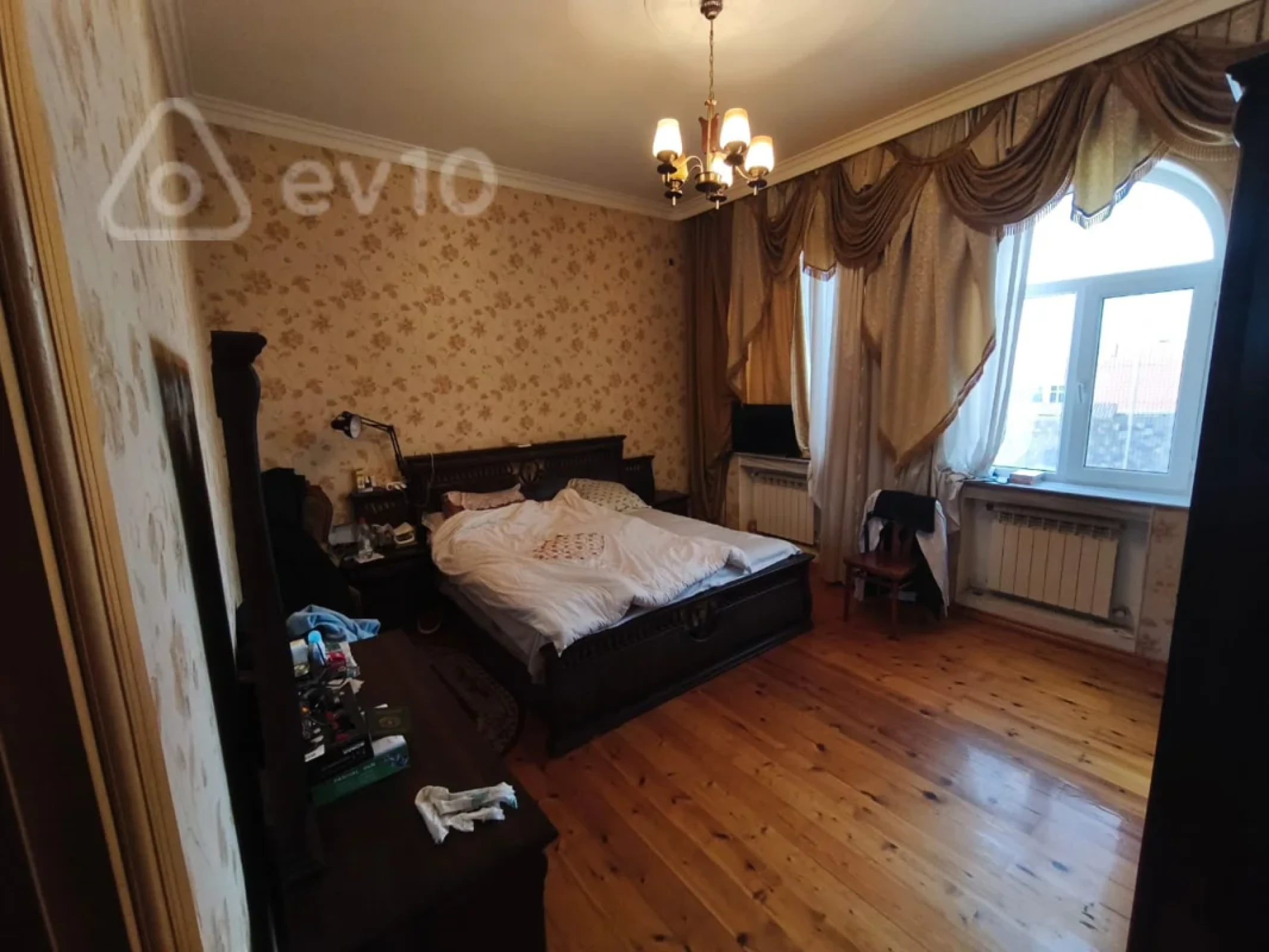 Satılır 4 otaqlı həyət evi 280 m²