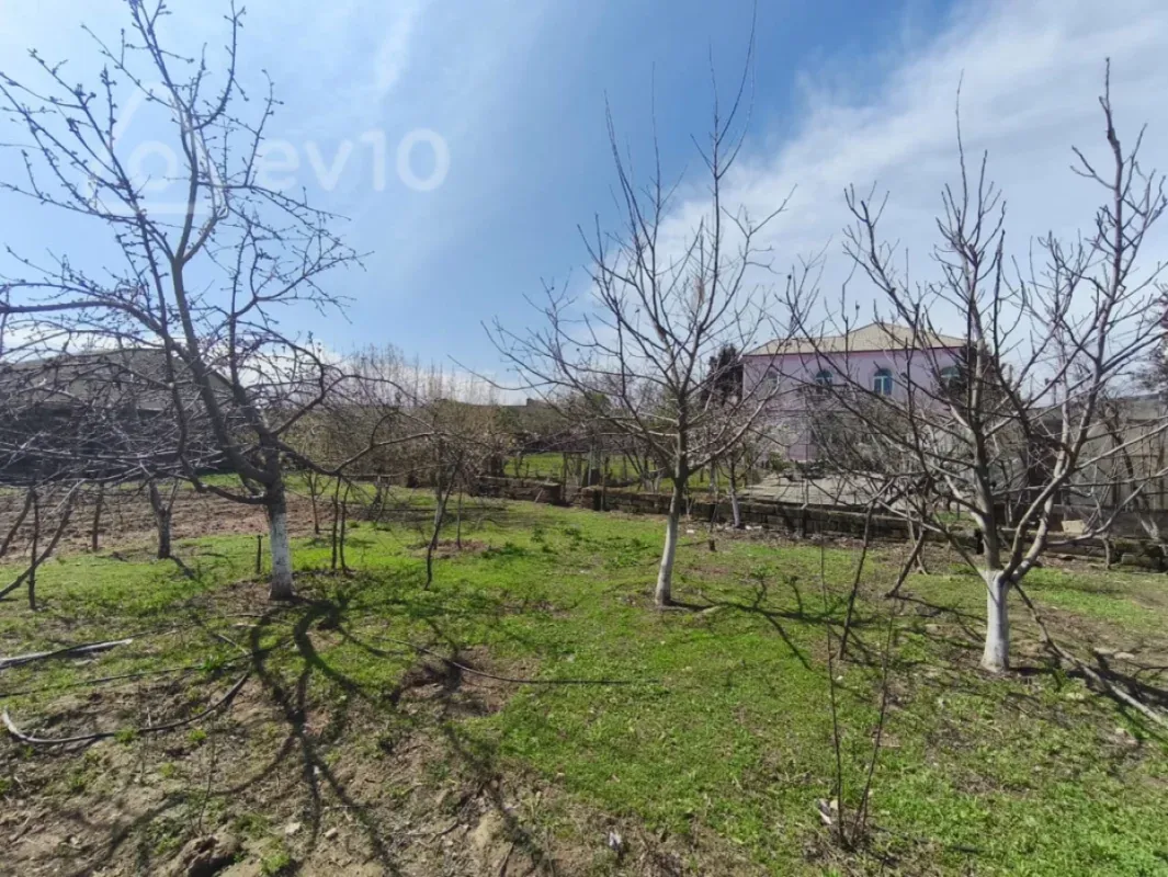 Satılır 4 otaqlı həyət evi 280 m²