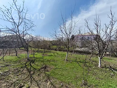 Satılır 4 otaqlı həyət evi 280 m²