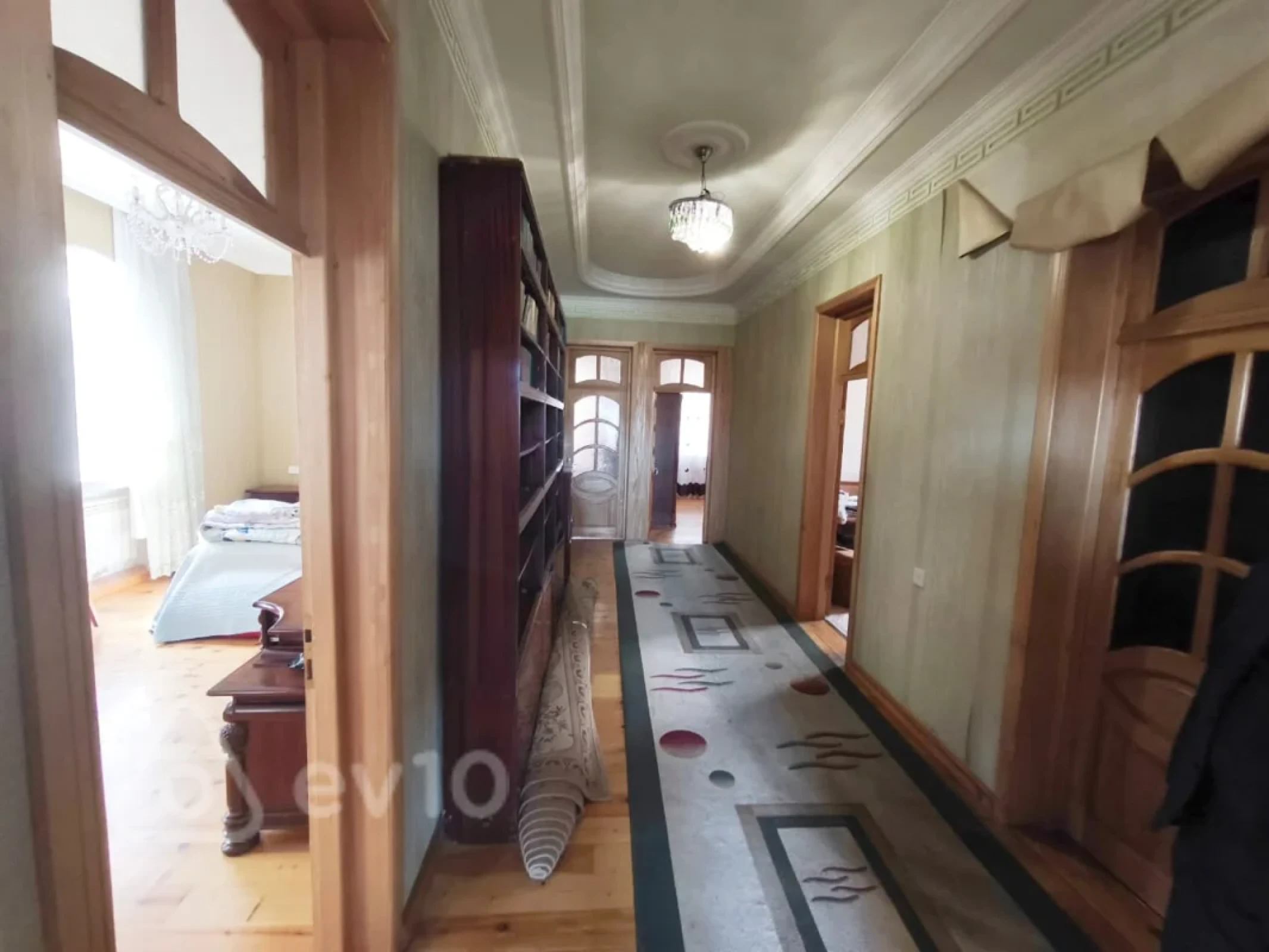 Satılır 4 otaqlı həyət evi 280 m²