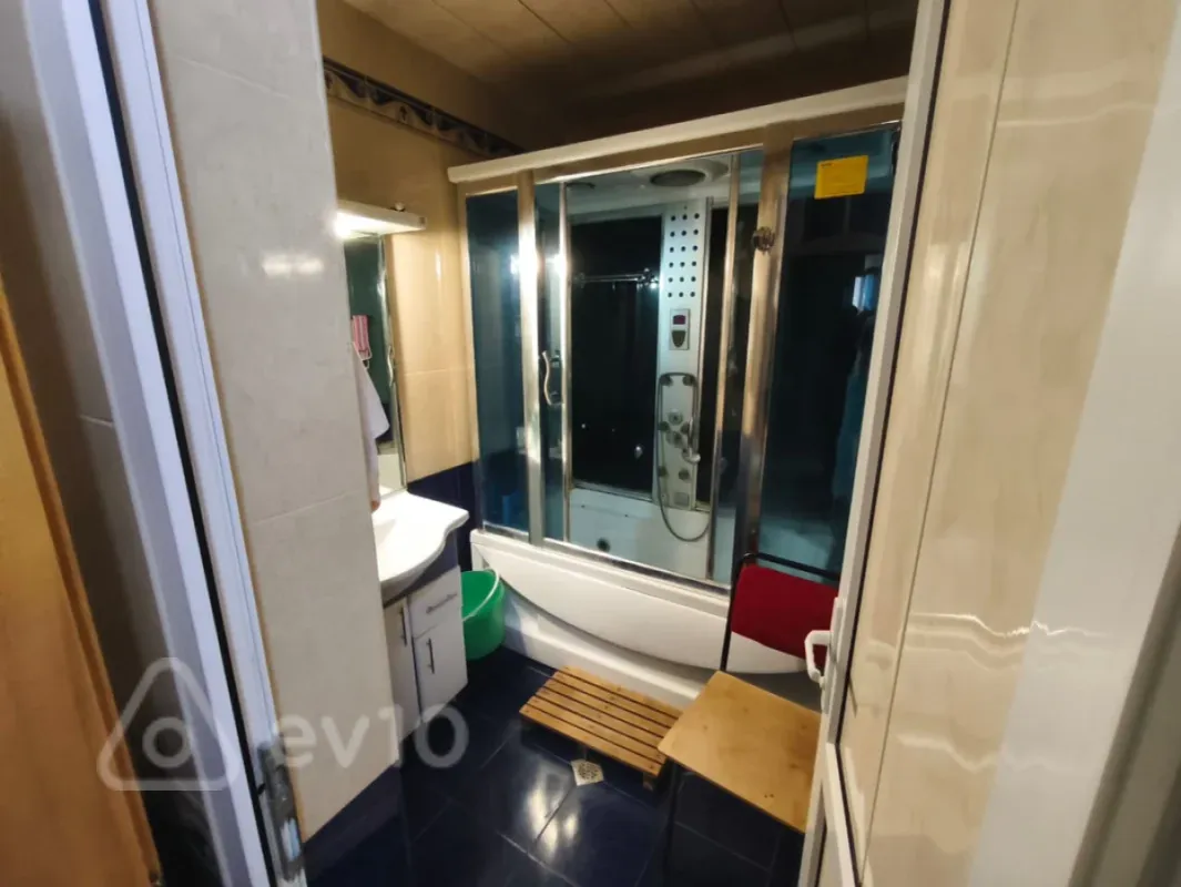 Satılır 4 otaqlı həyət evi 280 m²