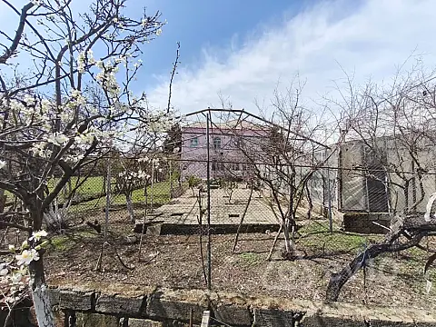 Satılır 4 otaqlı həyət evi 280 m²