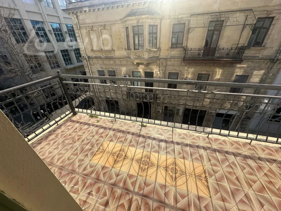 Kirayə verilir 1 otaqlı köhnə tikili 50 m²