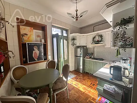 Kirayə verilir 1 otaqlı köhnə tikili 50 m²