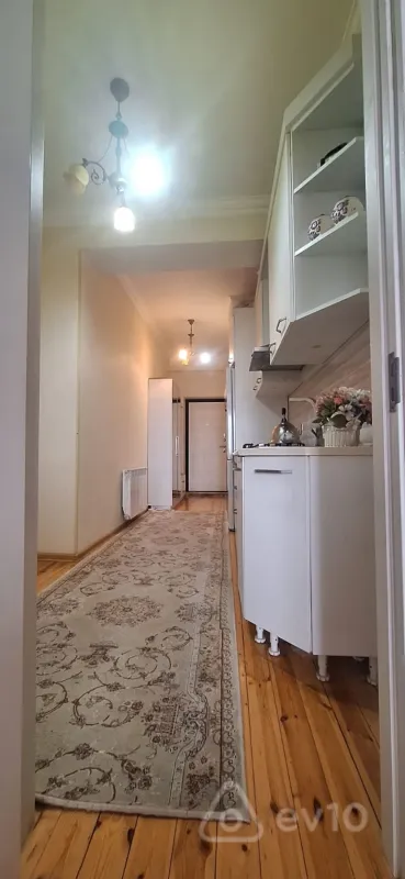 Satılır 2 otaqlı yeni tikili 60 m²
