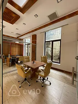 Kirayə verilir mənzil 220 m²