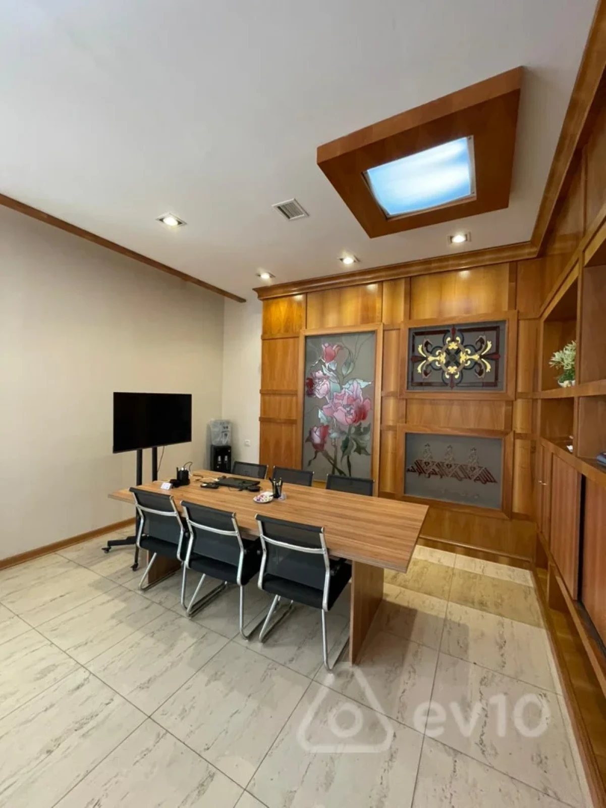 Kirayə verilir mənzil 220 m²