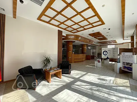 Kirayə verilir mənzil 220 m²