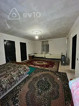 Kirayə verilir 2 otaqlı köhnə tikili 60 m²