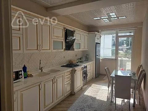 Satılır 3 otaqlı yeni tikili 95.5 m²