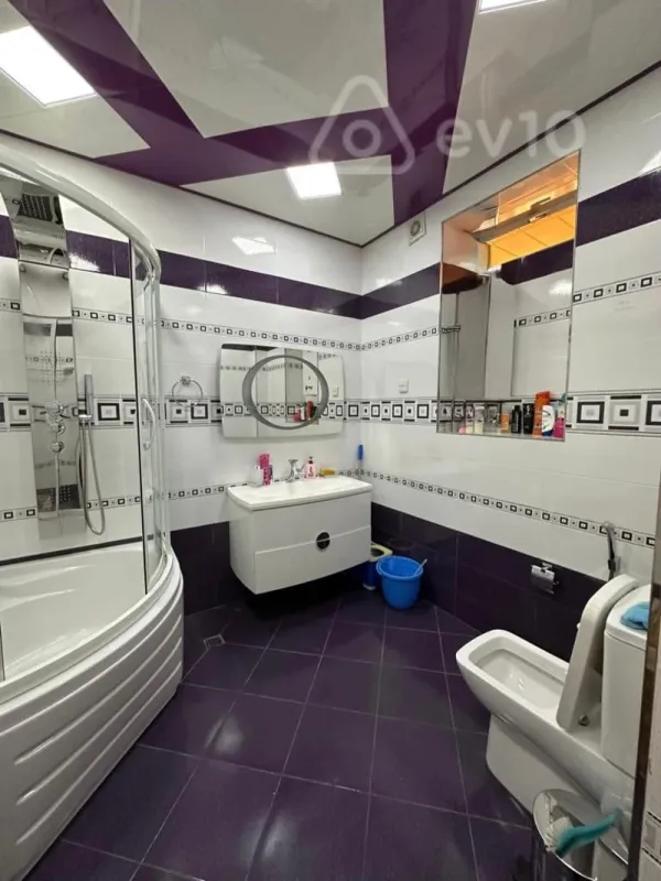 Kirayə verilir 4 otaqlı köhnə tikili 110 m²